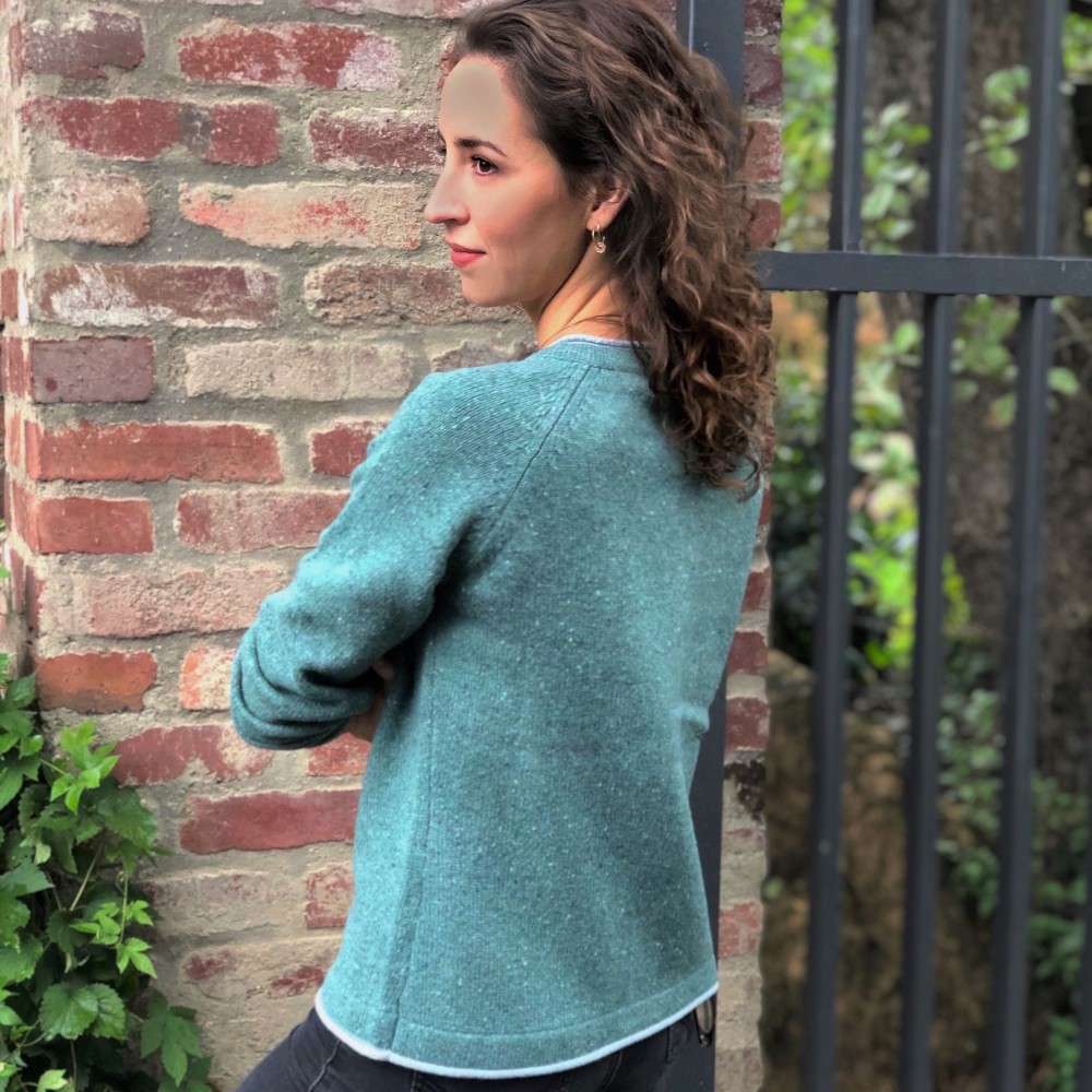 Strickjacke aus Merinowolle-Kaschmir-Mix dunkelgrün kein Planet B